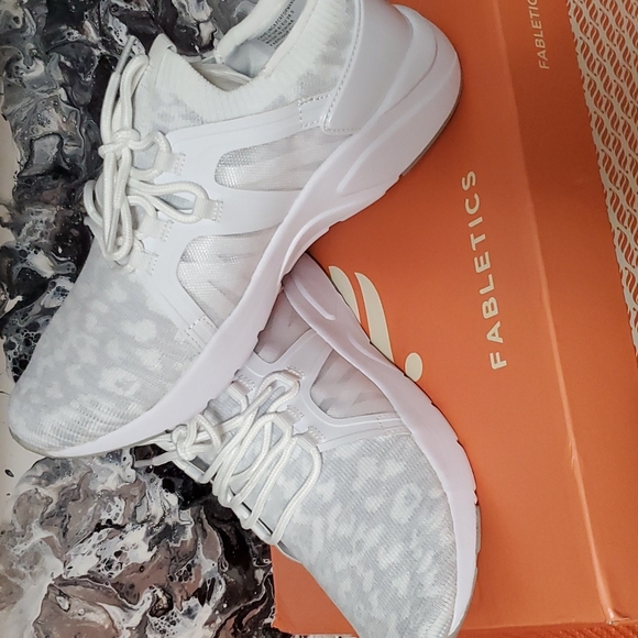 Fabletics Performance Sneaker - Picture 5 of 5